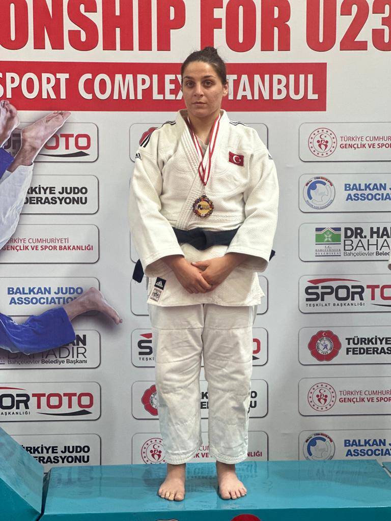 JUDO SPORCUSU GÜLSÜM BALKAN ÜÇÜNCÜSÜ